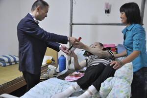2011年9月10日，在浙江省莫干山老年乐园，南京中脉科技发展有限公司发起了一场以“孝爱同行 情暖中秋”为主题的爱心活动。
