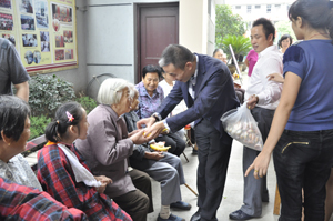 2011年9月10日，在浙江省莫干山老年乐园，南京中脉科技发展有限公司发起了一场以“孝爱同行 情暖中秋”为主题的爱心活动。