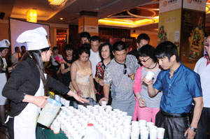 2011年6月12日，“生态中脉健康中国行”有乐系列产品巡演（大连站），在大连瑞诗酒店如期上演。中脉高管与专家莅会。来之大连、辽宁及周边省区的400多名新老经销商伙伴参会。其中，有近一半的新顾客饱览了这一巡演盛会。