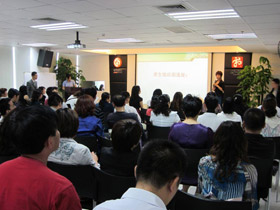 2011年4月24日，由广州分公司和深圳分公司共同承办的中脉科技广东省区养生馆培训会在深圳圆满结束。94名来自广东省内的养生馆主一起参加了为期两天的培训。