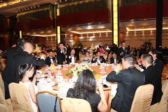 8月17日晚，第四届策发委暨钻石皇冠俱乐部答谢晚宴在南京金陵会议中心火热举办。