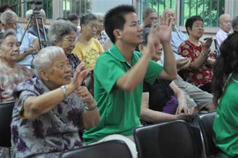 2012年6月21日，中脉分公司和当地经销商共计20余人一同来到深圳市福田福利中心举办“中脉孝德行”活动，旨在进一步弘扬孝德传统，传承孝德文化，通过实际行动带动社会去关注老人的身心健康发展。